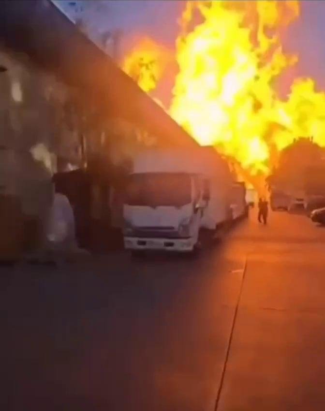 Chilida gaz tashiyotgan yuk mashinasi portladi