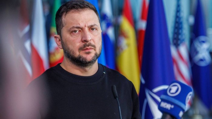 Турк сиёсатчиси: "Ғарб Украинани қўллаб-қувватламаса Зеленскийнинг бошига Гитлетни куни тушади"