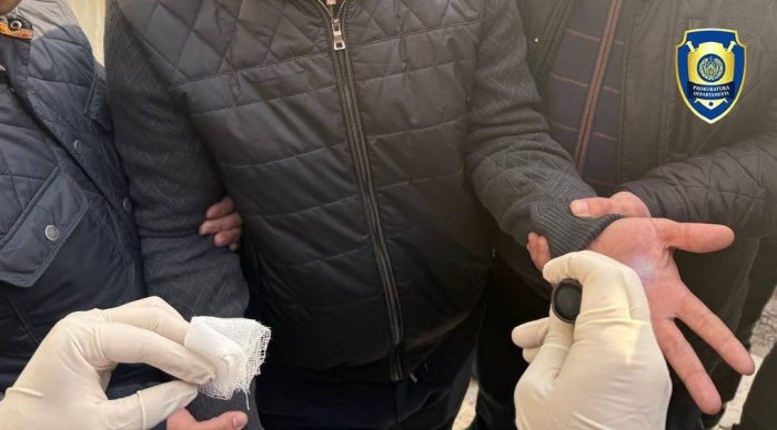 Toshkentda fuqaroni $12 ming evaziga IIV akademiyasiga o‘qishga kiritib qo‘ymoqchi bo‘lgan shaxslar ushlandi