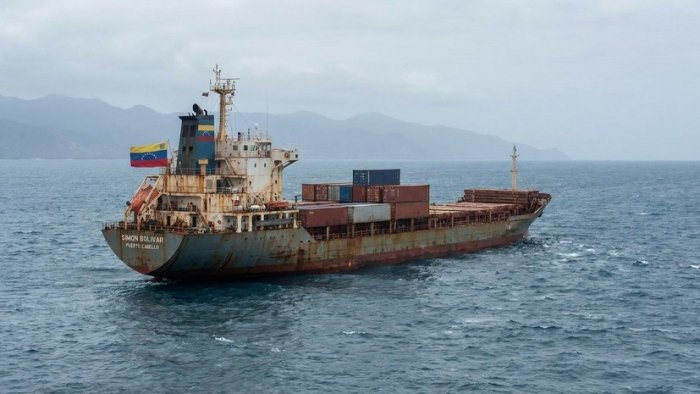 АҚШ икки ҳафта ичида учинчи марта Венесуэла қирғоқлари яқинидаги кемани қўлга олди