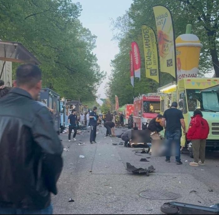 Kanadaning Vankuver shahrida ko‘cha festivali vaqtida avtomobil olomon ustiga borib urildi