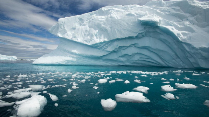 Grenlandiyada atigi 2 kun ichida 16 milliard tonna muz eridi