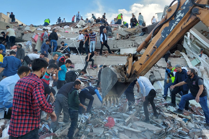 Туркия расмийлари зилзилалар вақтида цунами хавфи йўқлигини айтишмоқда
