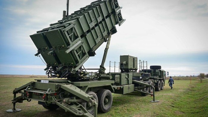 АҚШ Украинага Patriot ва NASAMS учун 500 дан ортиқ тутувчи ракеталарни юборди