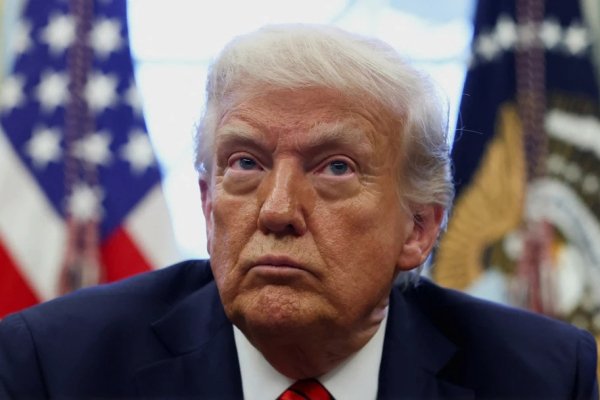 Трамп собиқ иттифоқчисини хиёнатда айблади