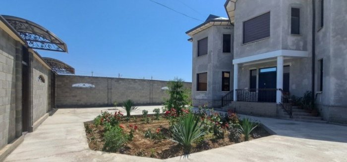 Гулистонда гаровдаги мулк кредит қарзи эвазига аукционга чиқарилди