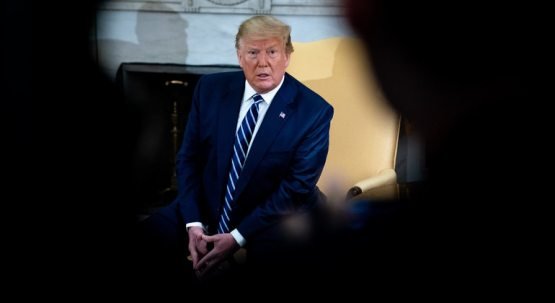 Tramp Amerika Tez Orada Oyga Qaytadi Va Marsga Bayroq Tikadi aniq uz