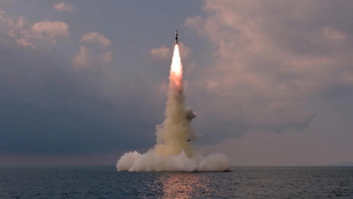 Шимолий Корея Шарқий денгиз томон баллистик ракета учирди