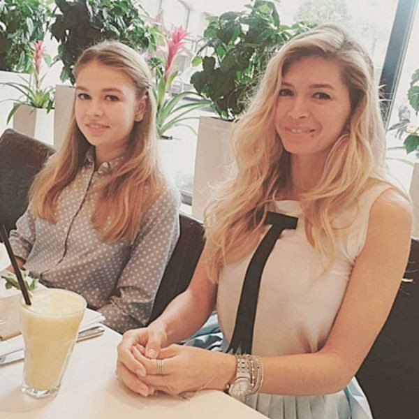 Yalangoch Lin Kollinz - fotosuratlarga qarang