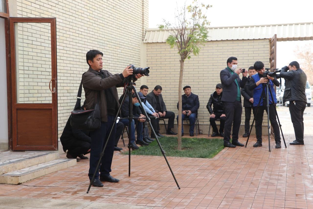 Respublika va viloyat OAV vakillari uchun Qashqadaryoda press-tur tashkil etildi (+foto) Respublika va viloyat OAV vakillari uchun Qashqadaryoda press-tur tashkil etildi (+foto)