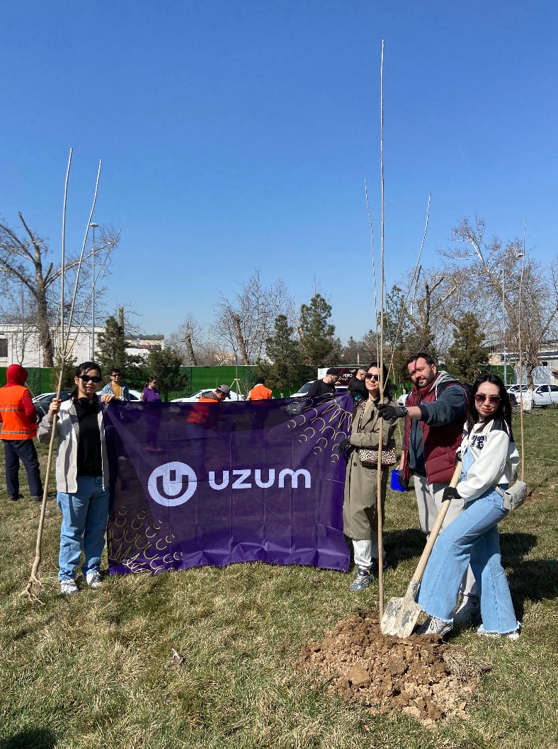 "Uzum" xodimlari respublika hashari doirasida butun O‘zbekiston bo‘ylab daraxt ekib chiqishdi "Uzum" xodimlari respublika hashari doirasida butun O‘zbekiston bo‘ylab daraxt ekib chiqishdi