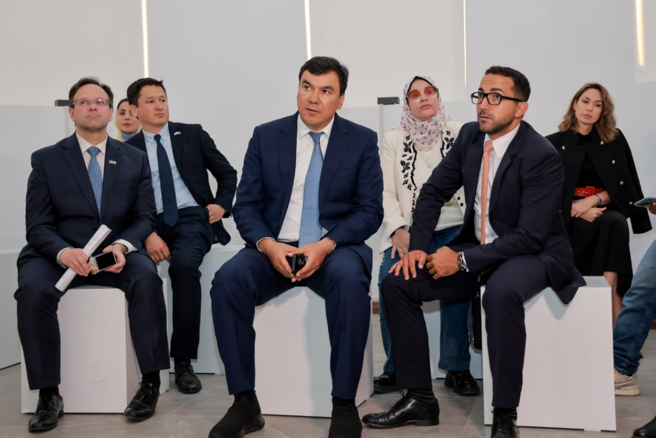 «Samarqand — milliy drama teatri beshigi»: BAA delegasiyasi Sora Eshonto‘rayeva hayotiga bag‘ishlangan ko‘rgazma ochilishida ishtirok etdi «Samarqand — milliy drama teatri beshigi»: BAA delegasiyasi Sora Eshonto‘rayeva hayotiga bag‘ishlangan ko‘rgazma ochilishida ishtirok etdi