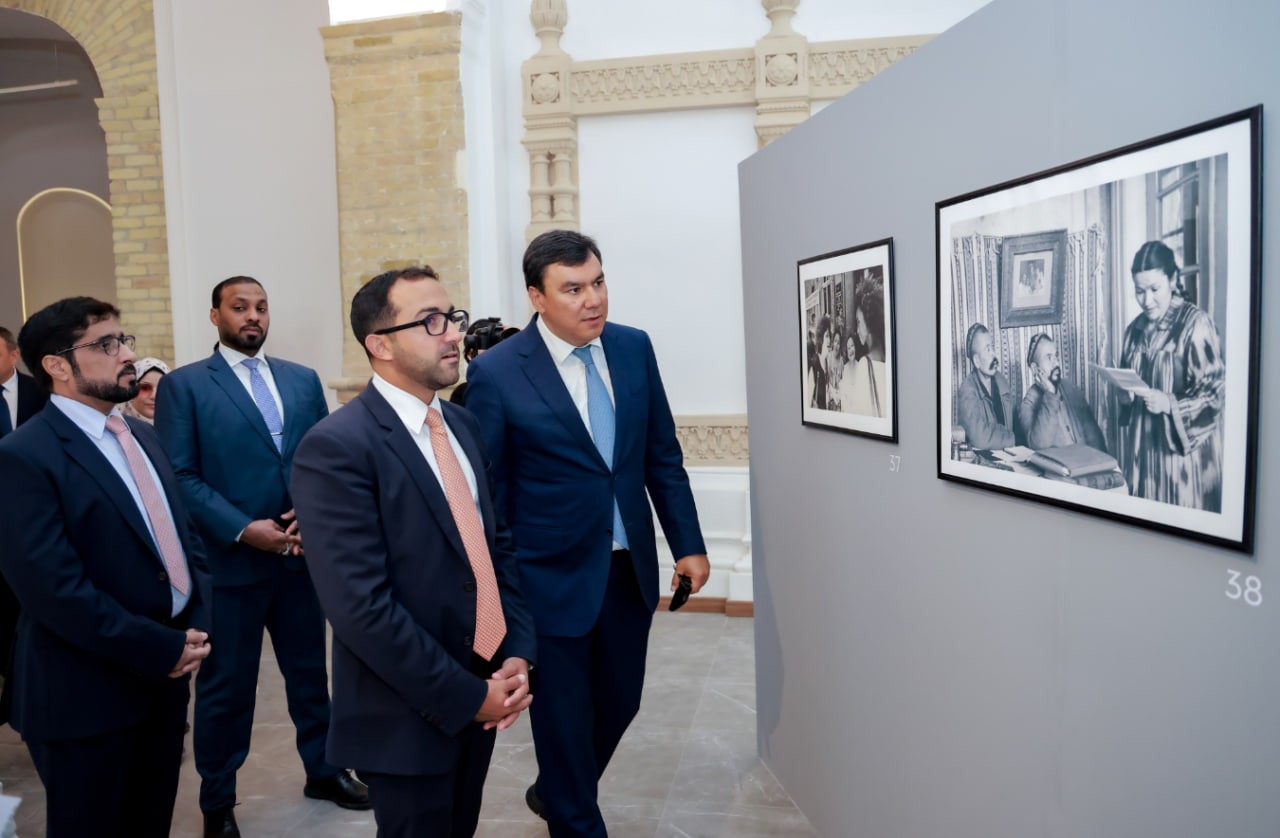 «Samarqand — milliy drama teatri beshigi»: BAA delegasiyasi Sora Eshonto‘rayeva hayotiga bag‘ishlangan ko‘rgazma ochilishida ishtirok etdi «Samarqand — milliy drama teatri beshigi»: BAA delegasiyasi Sora Eshonto‘rayeva hayotiga bag‘ishlangan ko‘rgazma ochilishida ishtirok etdi