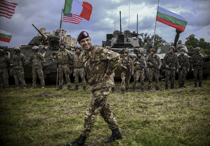 Nato askarlari Ukrainaga yordamga kelishiga Britaniya qarshimi?